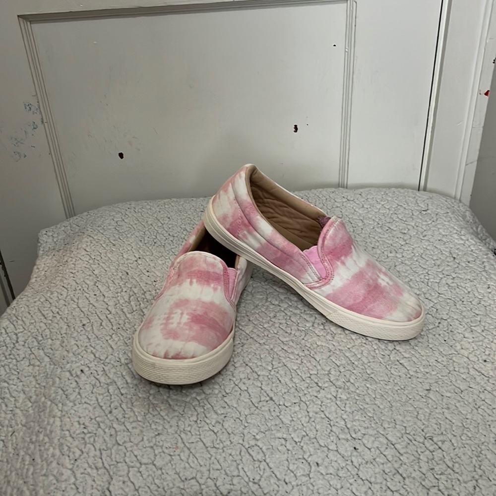 The children’s place Tie dye slip On Big Girls Shoes size 5